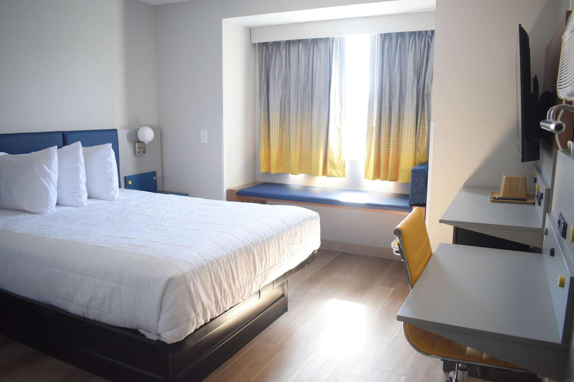 Microtel Inn & Suites By Wyndham Norcross Bagian luar foto