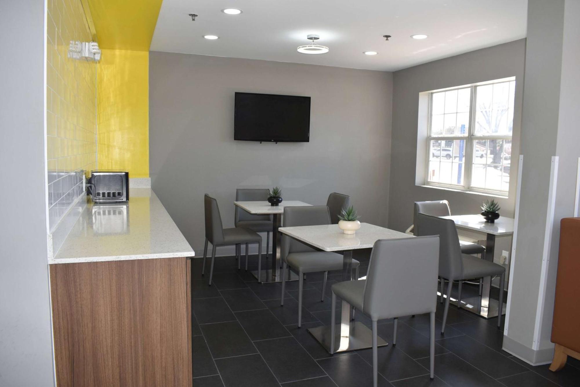 Microtel Inn & Suites By Wyndham Norcross Bagian luar foto