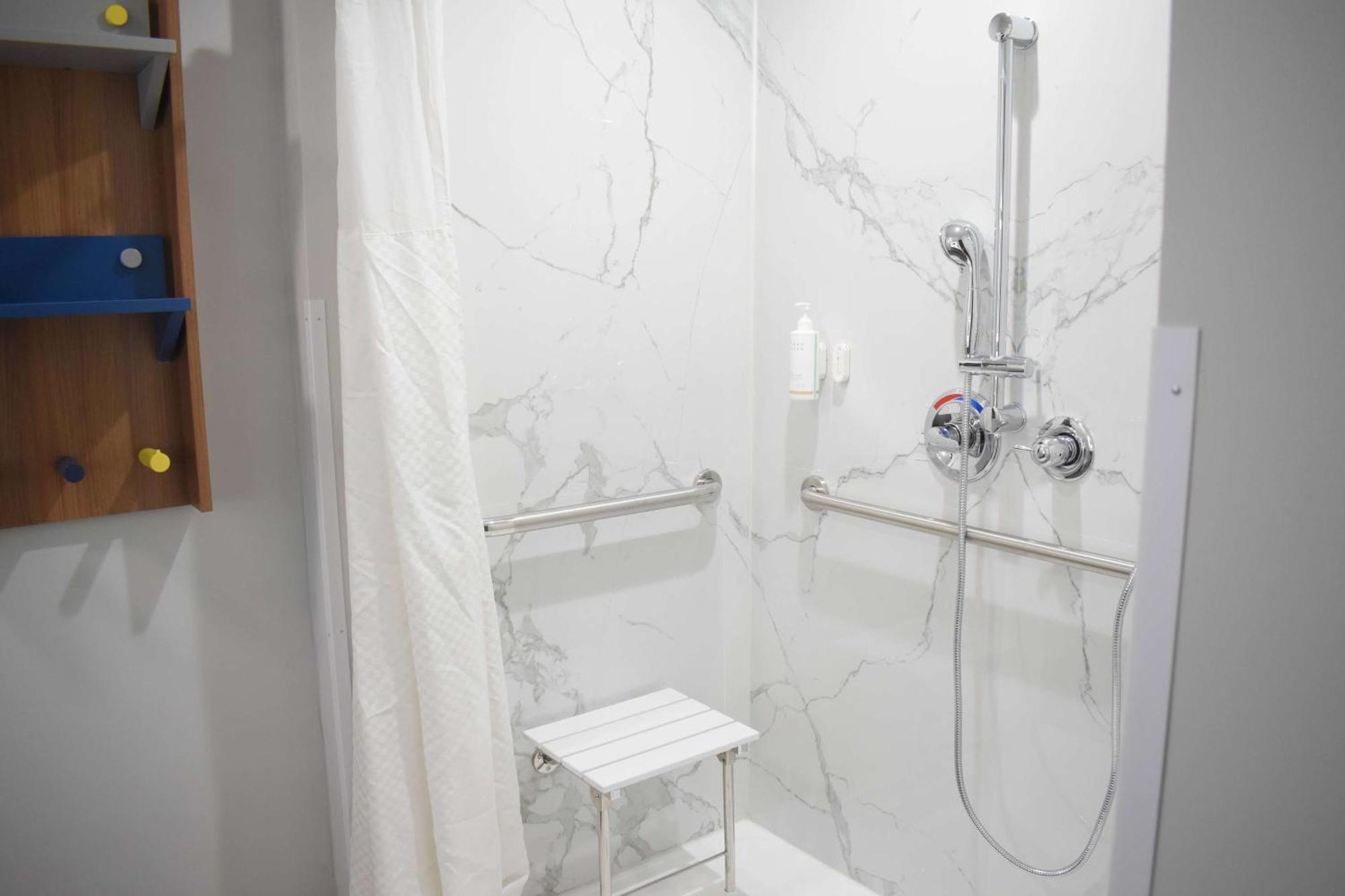 Microtel Inn & Suites By Wyndham Norcross Bagian luar foto