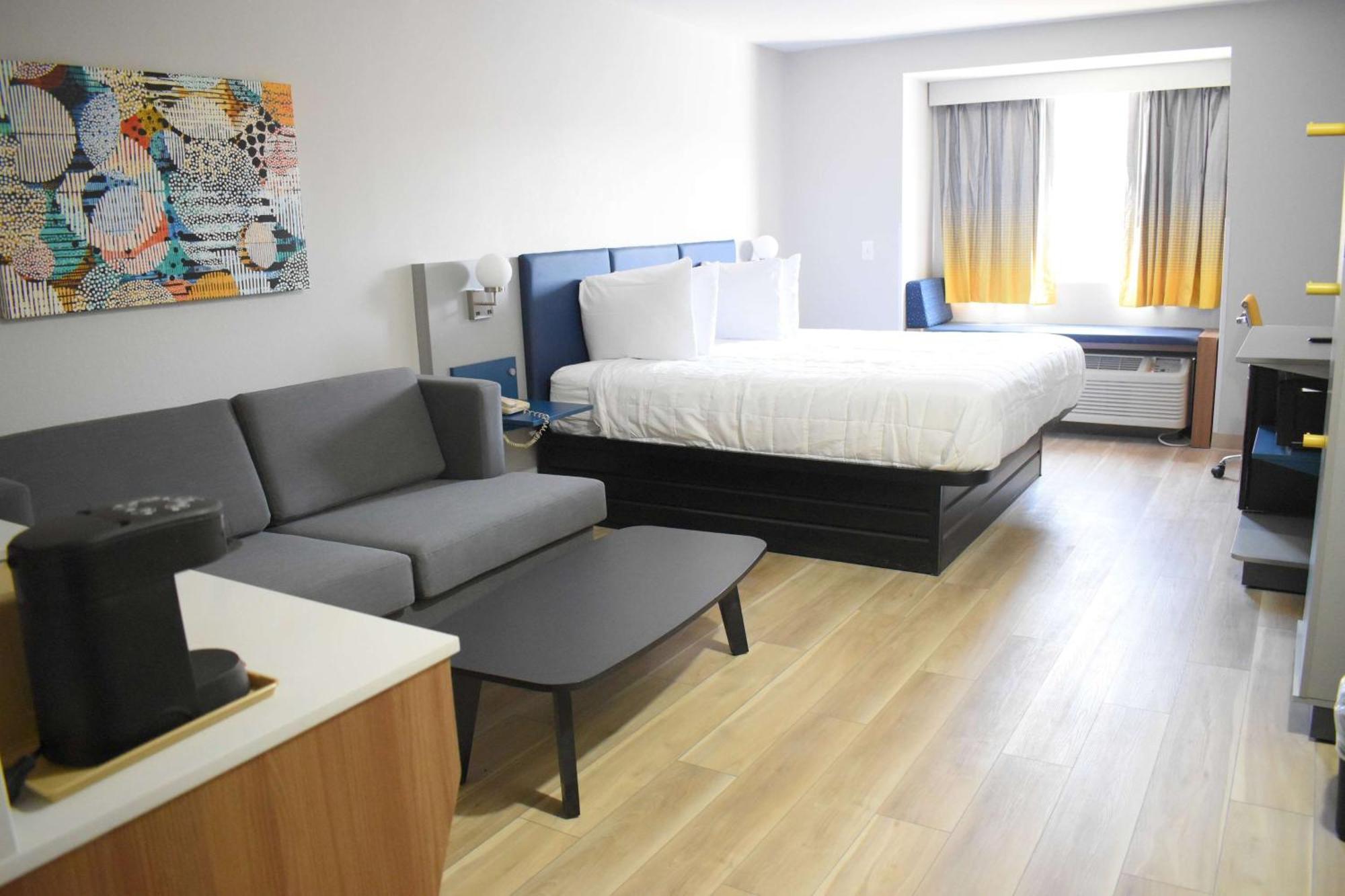 Microtel Inn & Suites By Wyndham Norcross Bagian luar foto