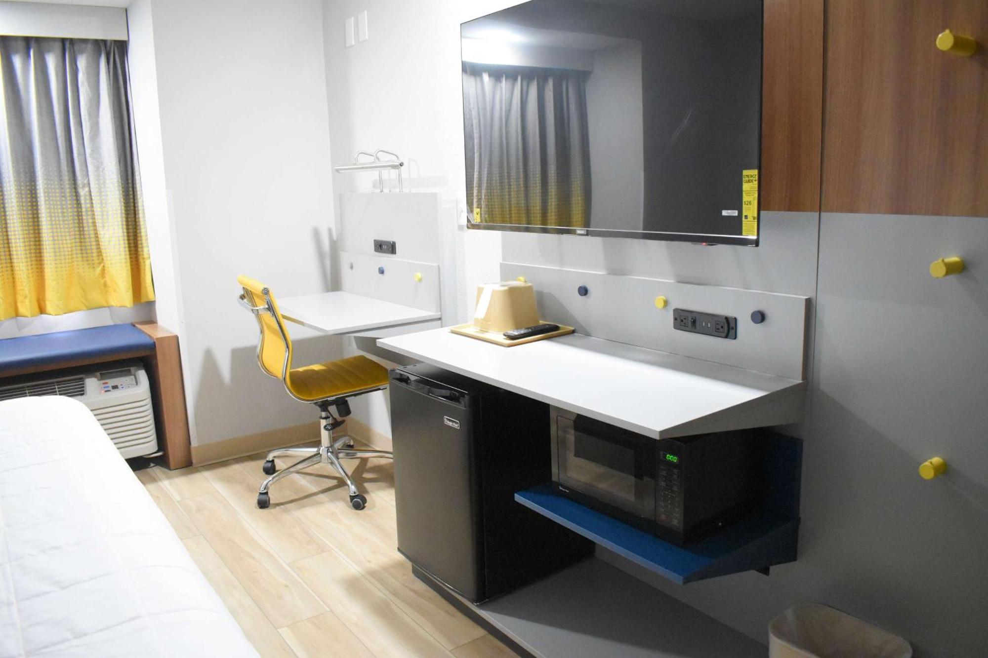 Microtel Inn & Suites By Wyndham Norcross Bagian luar foto
