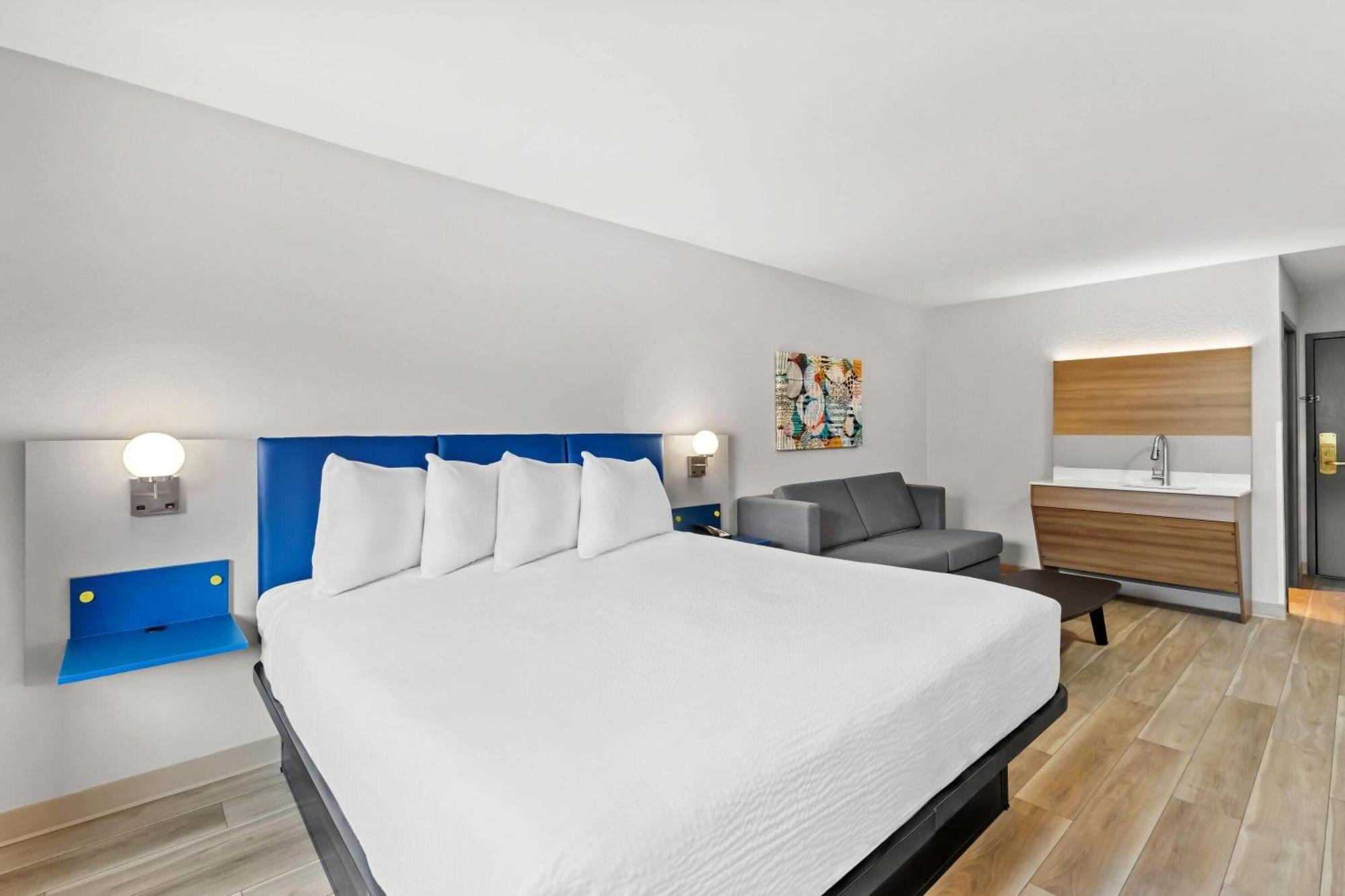 Microtel Inn & Suites By Wyndham Norcross Bagian luar foto