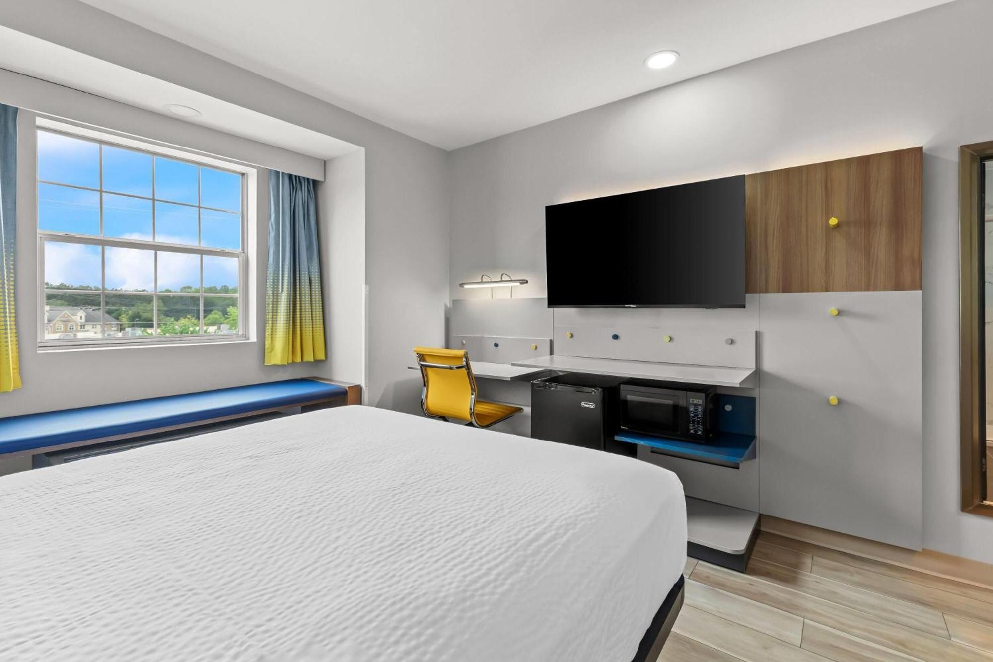 Microtel Inn & Suites By Wyndham Norcross Bagian luar foto