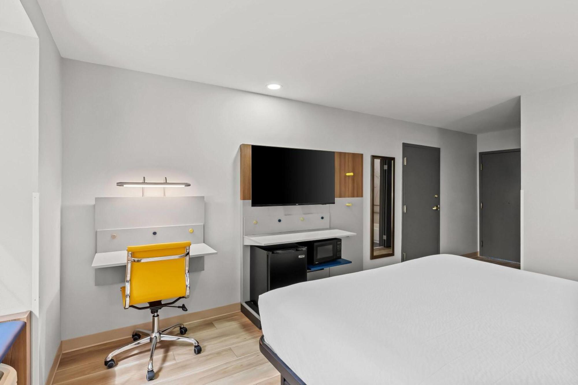 Microtel Inn & Suites By Wyndham Norcross Bagian luar foto