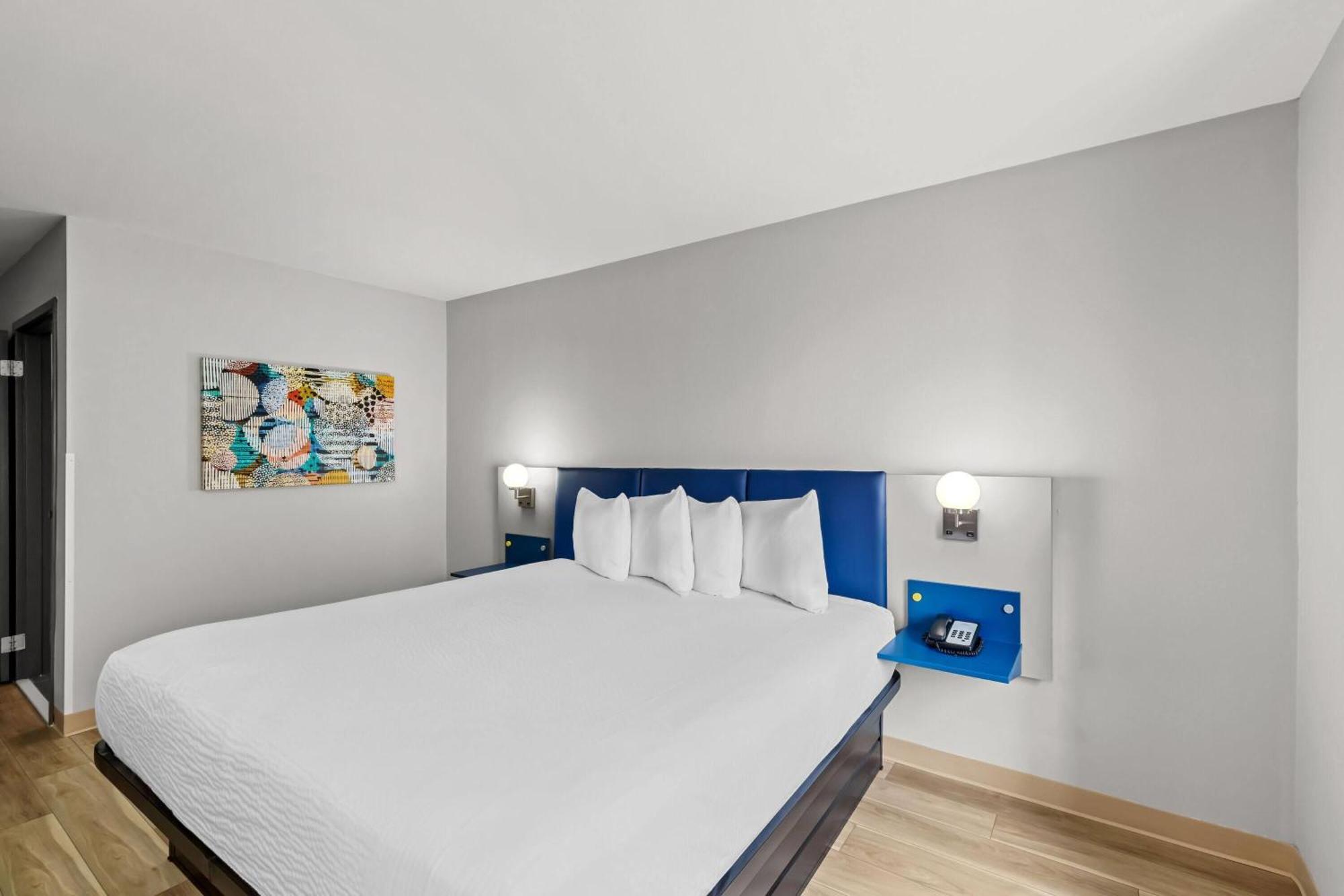 Microtel Inn & Suites By Wyndham Norcross Bagian luar foto