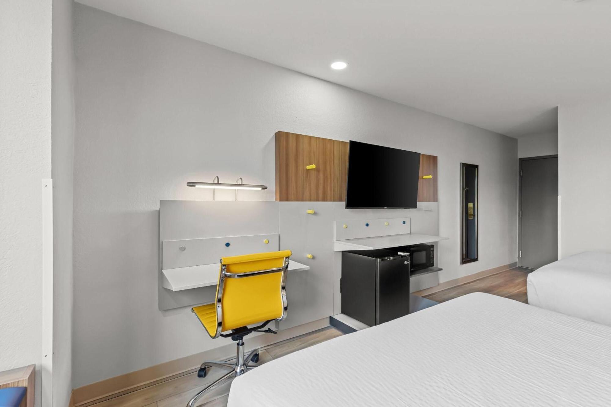 Microtel Inn & Suites By Wyndham Norcross Bagian luar foto
